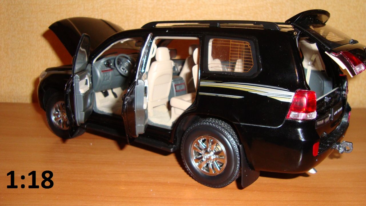 Zombie.91. :: Коллекционная машина 1:18 :: Toyota Land Cruiser 200