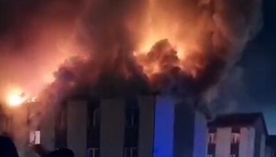 В Тымовском снова ЧП — горит жилой дом