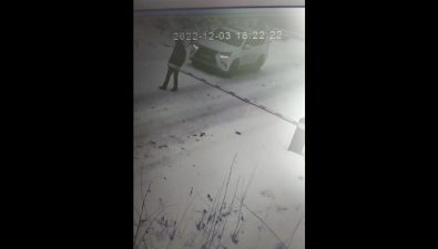 Сахалинец на "Лексусе" сломал шлагбаум, чтобы выехать из СНТ