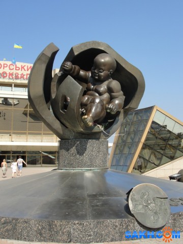Скульптура «Золотое дитя» Эрнста Неизвестного на морском вокзале. Город-герой Одесса. 1 сентября 2011 г.

Просмотров: 4342
Комментариев: 0