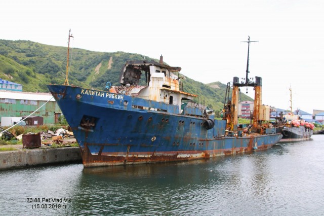 КАПИТАН  РЯБКИН.  (Бывший СОЛОНЦЫ,  IMO  8897760,  MMSI  273877500,  CS  UFLK).  Порт Невельск.
Фотограф: 7388PetVladVik
Так умирают пароходы... Последние дни жизни...

Просмотров: 5204
Комментариев: 1