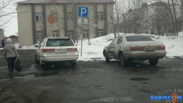 2015-04-12-4651
Два "инвалида" у сберкассы, причем вся стоянка пустая...

Просмотров: 4005
Комментариев: 5
