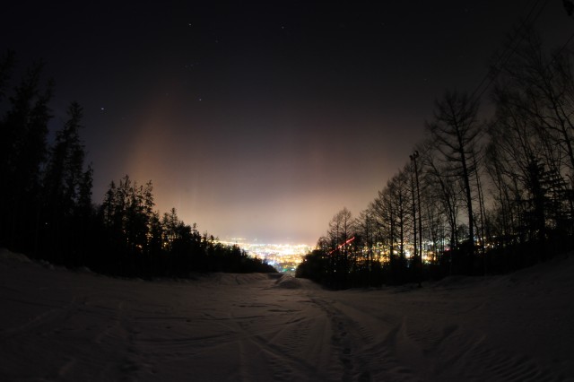 Новогодний Южно-сахалинск!
Фотограф: Diver
Почти северное сияние над новогодним ночным городом! С новым Годом!

Просмотров: 827
Комментариев: 0
