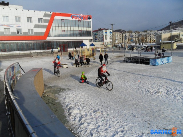 SAM_7788
Молодые Деды морозы на велосипедах.

Просмотров: 2110
Комментариев: 0