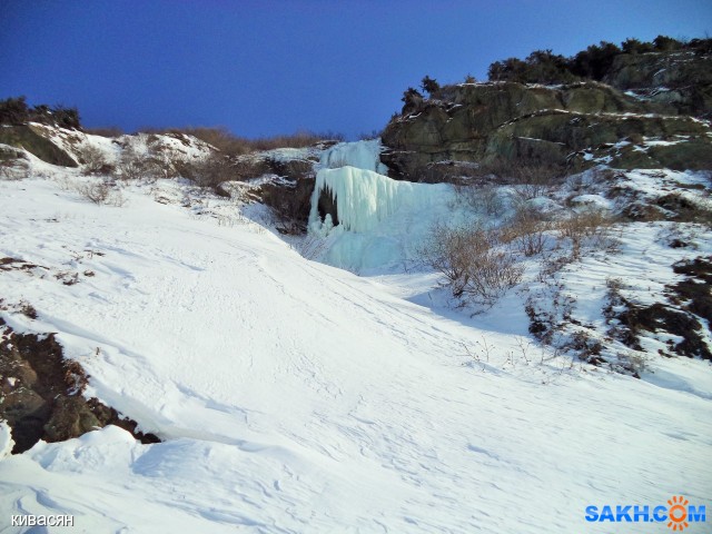 замерзший водопад(считая от мыса "Рогатый"3