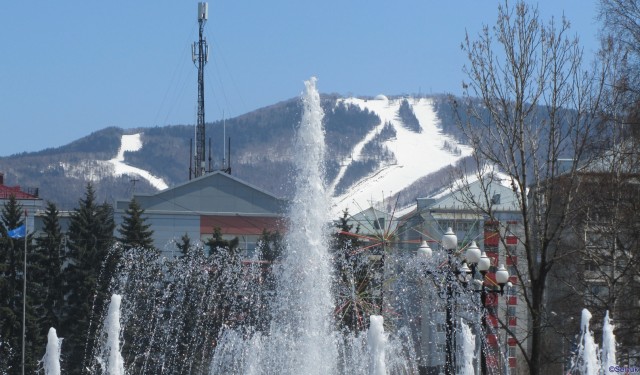 Фонтан на фоне снега
Фотограф: АС-2й
Весна

Просмотров: 1696
Комментариев: 0