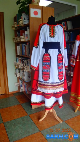 DSC00752
На выставке в областной библиотеке представлены стилизованные русские народные костюмы Тамбовской, 
Воронежской, Курской и Московской губерний.

Просмотров: 229
Комментариев: 0