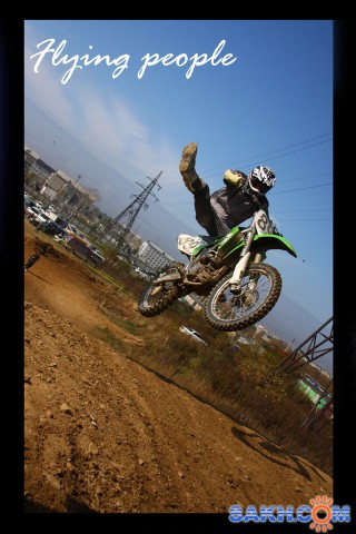 "летающие люди"
Фотограф: Radriges__

Просмотров: 1377
Комментариев: 0