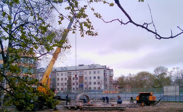 Политика и архитектура - Снос недостроенного Дома русско-японской дружбы
Фотограф: АС-2й

Просмотров: 1704
Комментариев: 0