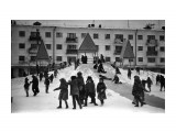 1987 год Январь Снежный городок Горка. Присылайте фото Istor_Uglegorska@mail.ru

Просмотров: 1150
Комментариев: 
